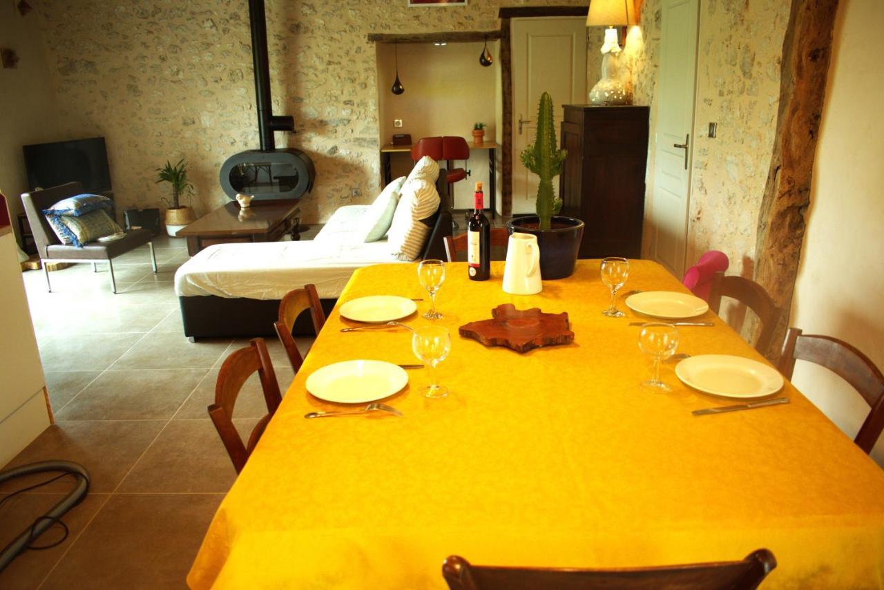 Perigourdine Avec Spa Et Vue Pomport Zewnętrze zdjęcie
